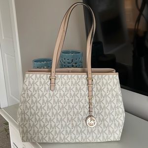 Practically new Michael Kors shoulder bag